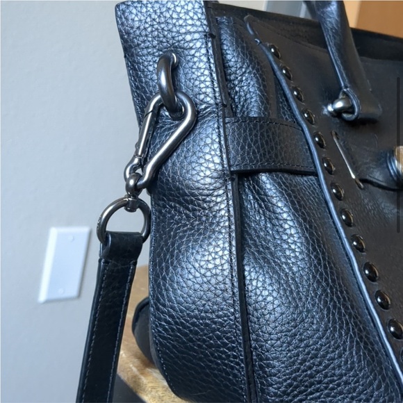 Like New RARE Coach Swagger 37 Satchel Ombré Rivets in black leather - Picture 6 of 14